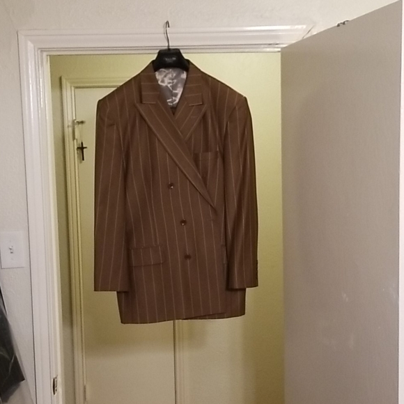 TESSORI SUIT - Picture 1 of 7